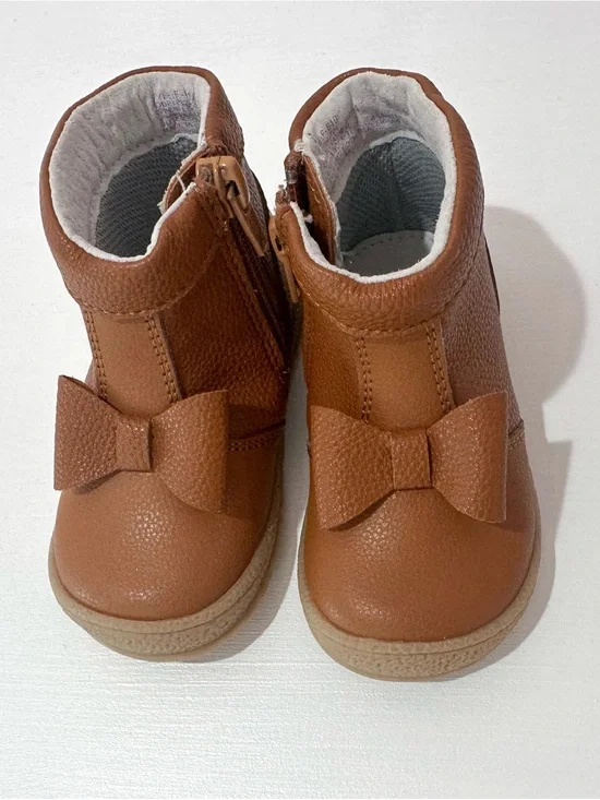L’amour Emma Bow boots size 4 Excellent condition