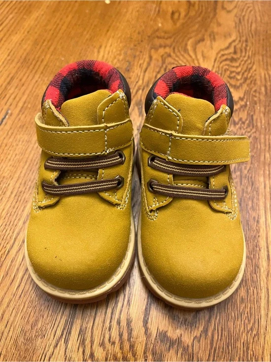 Toddler Boys Boots Size 4 – Garanimals (Timberland Style)