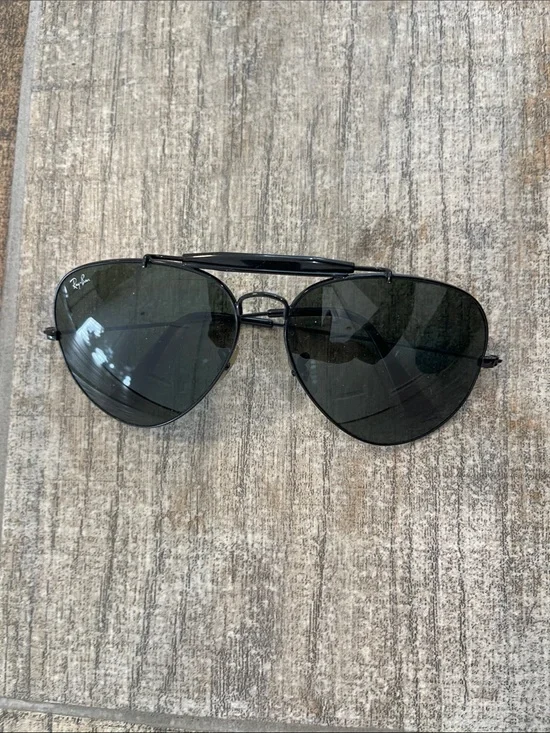 Ray-Ban Black Aviator Sunglasses Outdoorsman II Sunglasses