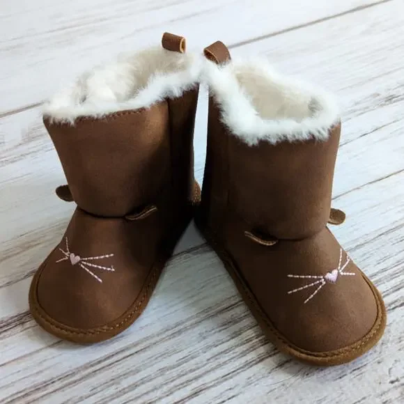 Carter's Furry Bear Face Boots sz 6-9M
