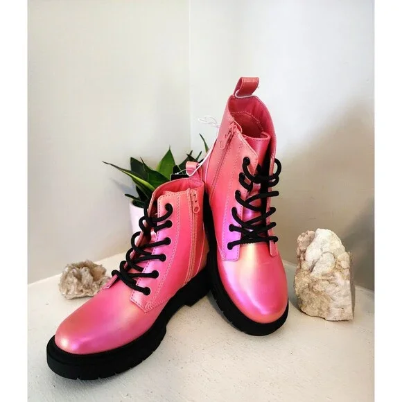 New Art Class Kayden / Pink Boots - Iridescent Pink! Girl's size - 4