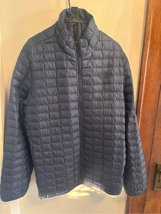 The North Face Men's Dark Navy Quilted Puffer Jacket