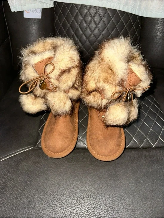 Michael Kors Brown Faux Fur Girls Boots Size 9 Toddler
