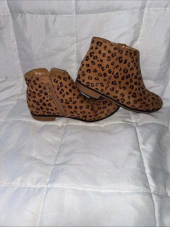 Cat & Jack Tan Leopard Print Girls Ankle Boots