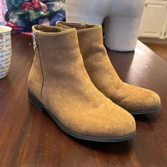 Michael Kors Emma Latica caramel girls booties size 5