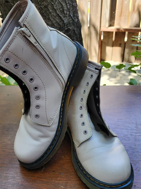 Dr. Martens 1460 Zip Leather Lace Up Combat Boots Bone Taupe White [4]