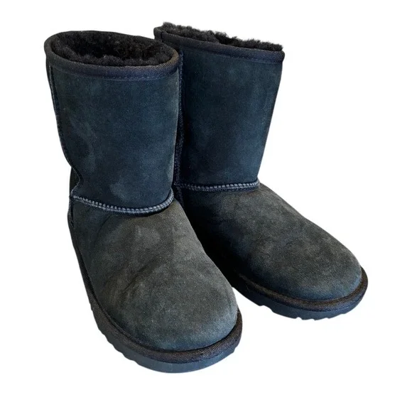 UGG Kids Classic Size 4 Short II Boots Black Suede Shearling 1017703K NEW‎
