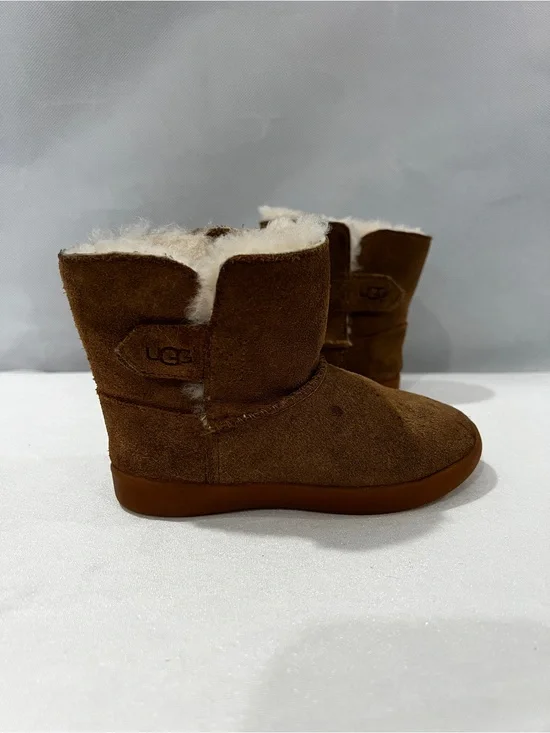 UGG Kids Keelan Boots Size 9 Brown WOOL blend Lining