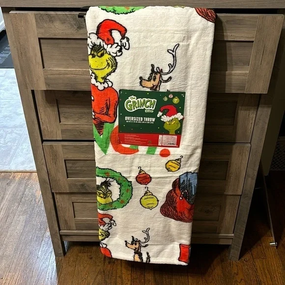 NWT DR SEUSS THE GRINCH AND MAX SANTA OVERSIZED 60X70 PLUSH THROW BLANKET