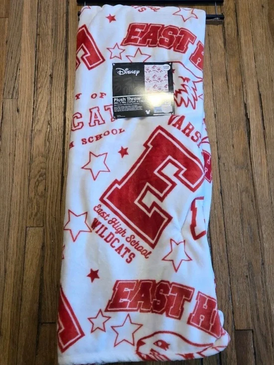 NWT viral 2026  Disney High School Musical Plush Throw Blanket
