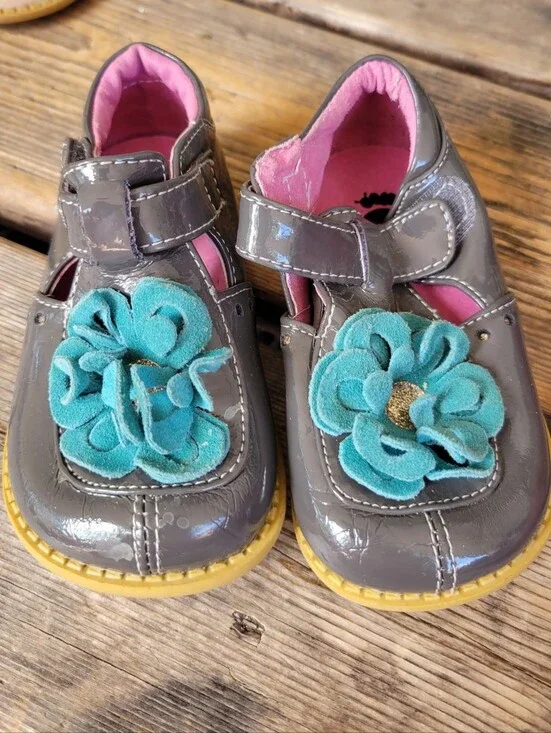 LIVIE & LUCA SZ 6C VGUC GRAY patent leather w/ TURQUOISE  FLOWER velcro Shoes