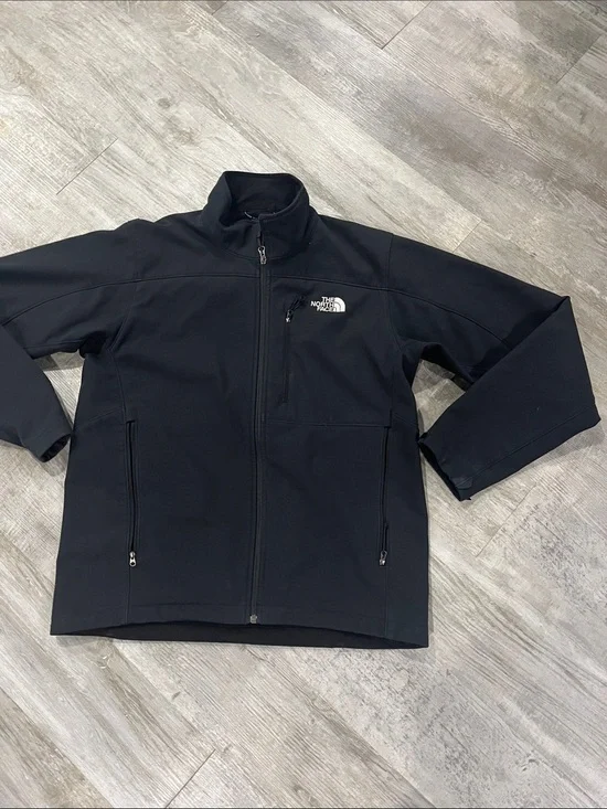 The North Face Men's Black Performance Softshell Jacket medium