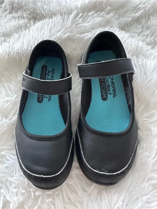 Used Little Girls Skechers Black Mary Jane Shoes size 11.5