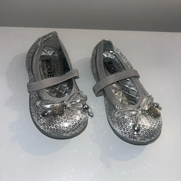 Girls/toddler/baby/infant Michael Kors, dress shoes, size 6, silver​