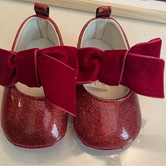 Glittery Red Bow girl baby Shoes 0-6 months