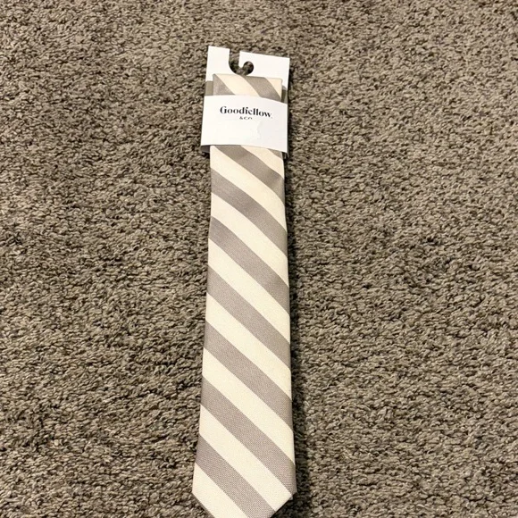 Goodfellow & Co Beige and Cream Diagonal Stripe Tie