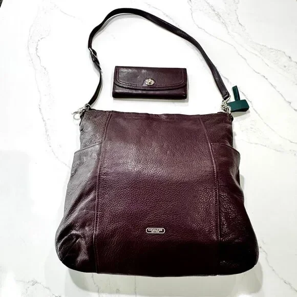 Coach Park Leather Hobo Tote Bag and wallet Combo. Purple.