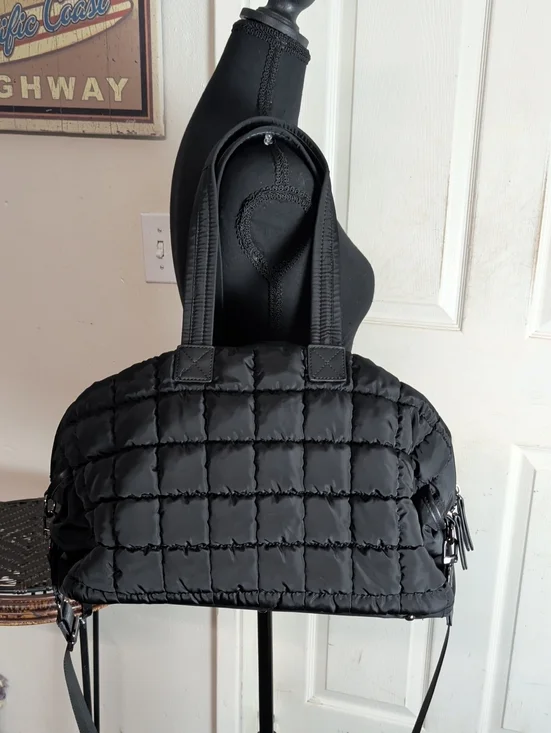 Urban Expressions Black Puffer Bag