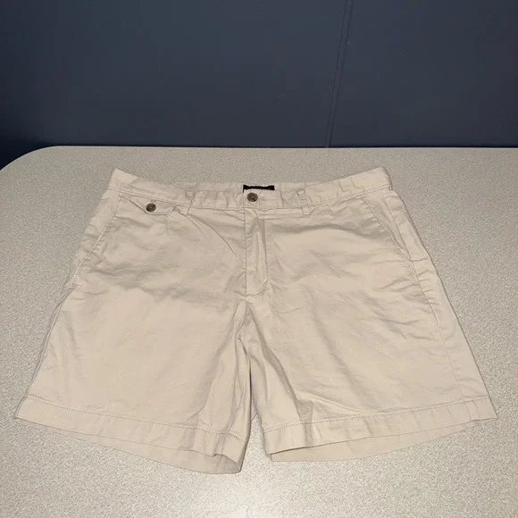 Banana Republic Men's Preppy Beige Flat Front Lived In Shorts Sz 36 7