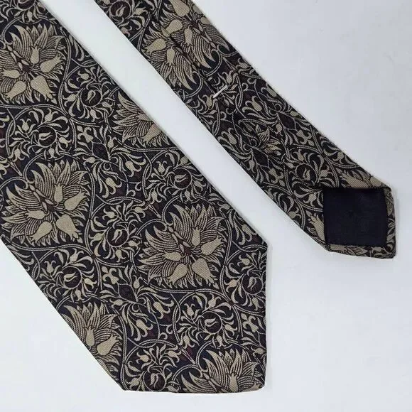 METROPOLITAN MUSEUM OF ART SILK TIE TAN OLIVE GREEN FLORAL BAROQUE 3.25