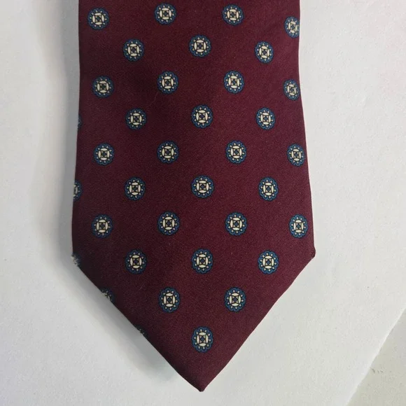 Land's End Mens Silk Tie Burgundy Red Geometric Medallion Hand Sewn Necktie