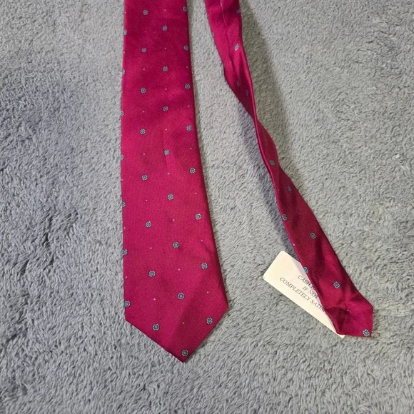 Cromwell & Stokes Mens OS‎ Necktie Burgundy Red Silk Geometric Medallion Italy
