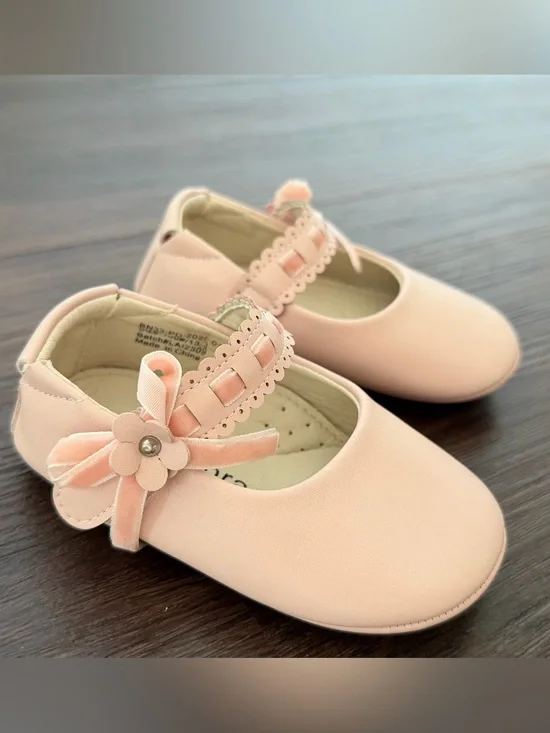 Toddler Girls Pale Pink Mary Jane Dress Shoes with Floral Strap