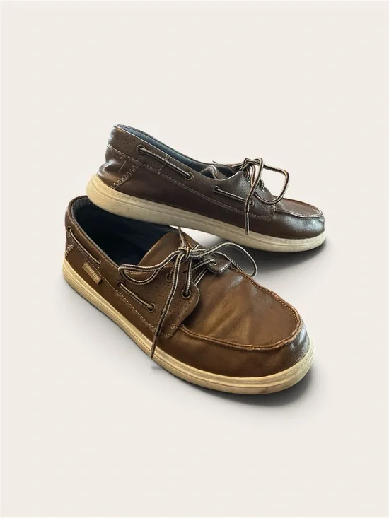 American Eagle Boys Boat Shoes Size 4 (Big kids)