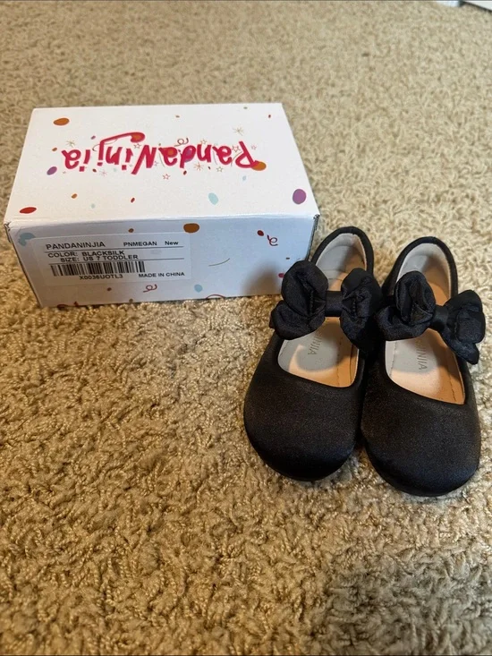 Black Bow Girls' Mary Jane Dress Shoes by