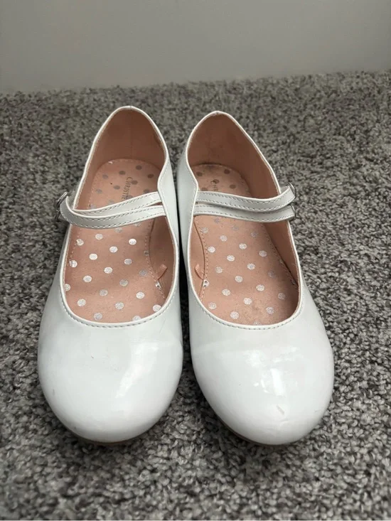 Girls White Mary Jane Dress Shoes with Polka-Dot Insole