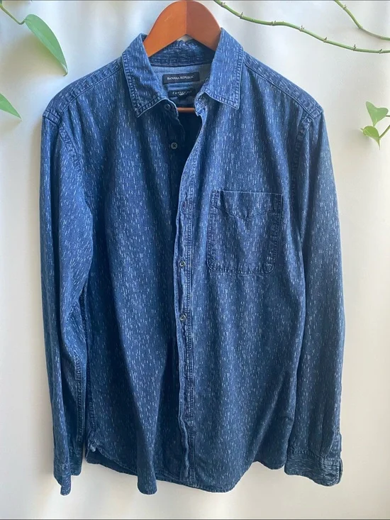 Banana Republic Camden fit Tall M Denim Chambray Shirt - Indigo Blue