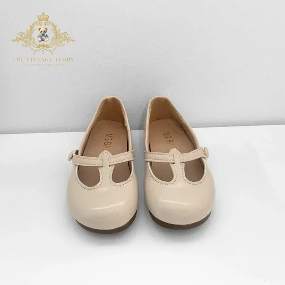 NWT Pretty Girls Mary Jane Flats Vintage Style Cute Children's Shoes Cream 11.5