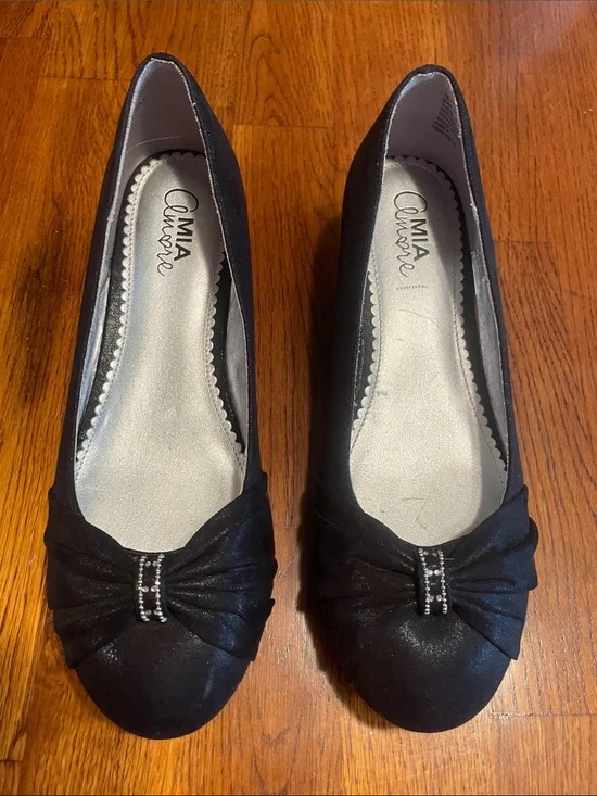 Mia Amore Dress Shoe - size girls 4