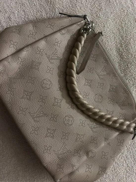 AUTHENTIC Louis Vuitton Mahina Babylone Chain BB Galet