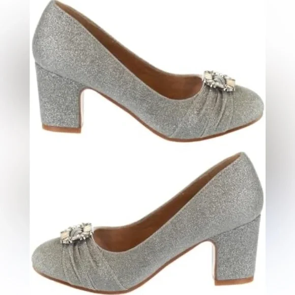Badgley Mischka Girls Size 5 Silver Glittery Block Heeled Pump