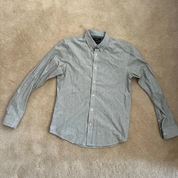 Banana Republic Light Gray Casual Button-Down Shirt
