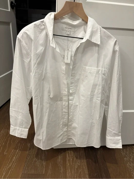 NWT Banana Republic White Long-Sleeve Button-Up Shirt