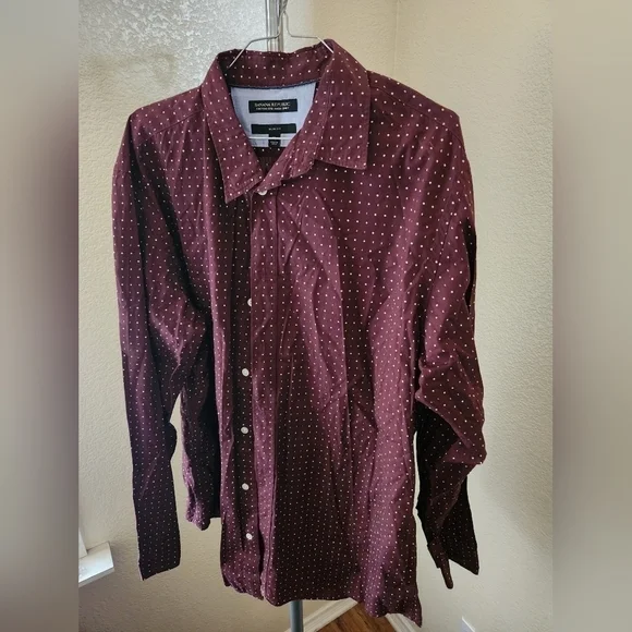 Banana Republic Long Sleeve Button Up Shirt.