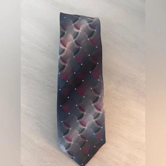 Van Heusen Tie Black/Gray/Burgundy NWOT‎