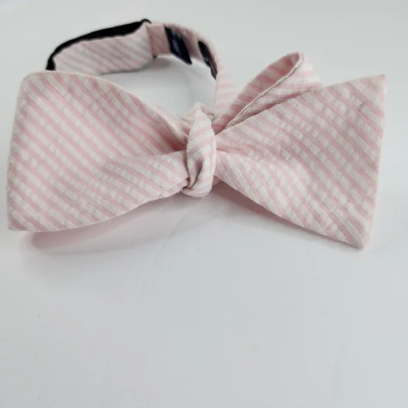 SADDLEBRED Pink Self-Tie Bow-Tie.