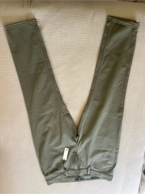 Banana Republic Men's Olive Chinos