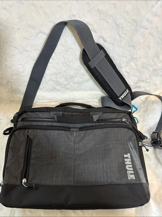 Thule Gray and Black Laptop Messenger Bag - Slim Commuter Briefcase