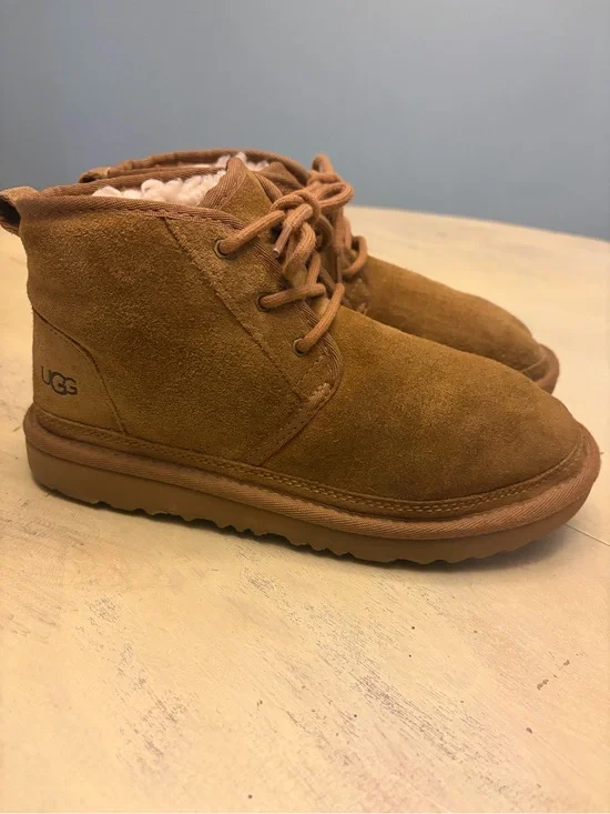Big Kids UGG Neumel II Ankle Boots - Chestnut Suede, Size 5 US 1017320K