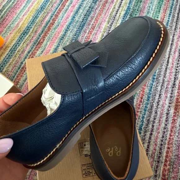 Pebbled navy leather girls loafers. Never worn. Made in Italy (brand name Pepe)