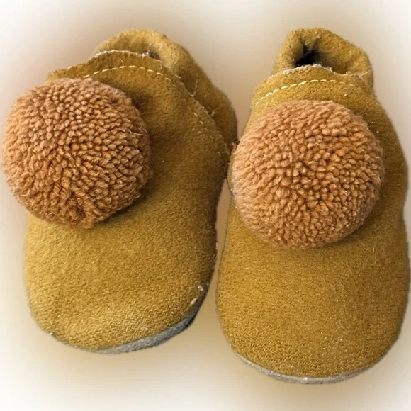 Ulla & Viggo Baby Pom Pom Shoes