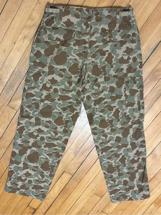 Levi’s frogskin Camouflage  military Cargo Pants in Olive & Brown W33 32L