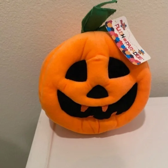 NWT PUMPKIN STUFFED ANIMAL​​​​​​​​
