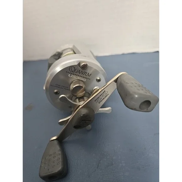 Quantum US 300 Baitcast. Reel Fishing‎ Reel