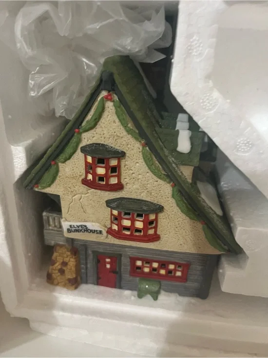 DeApartment 56 N. Pole series Elf Bunkhouse Holiday Village