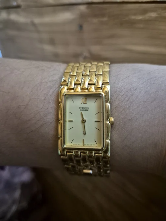 Vintage 90's Citizen Quartz Gold Tone Rectangular Bracelet Watch